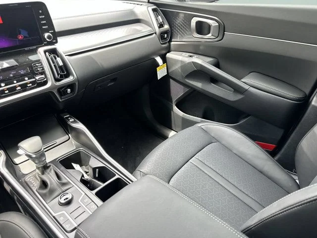 Used 2023 White Kia S image 13