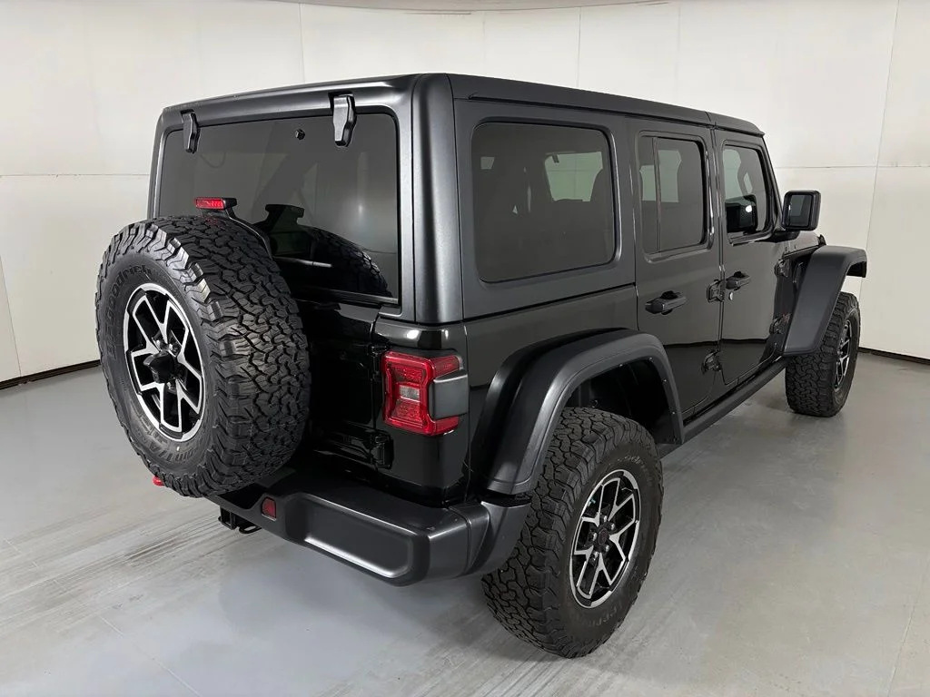 Used 2024 Black Jeep Rubicon image 8