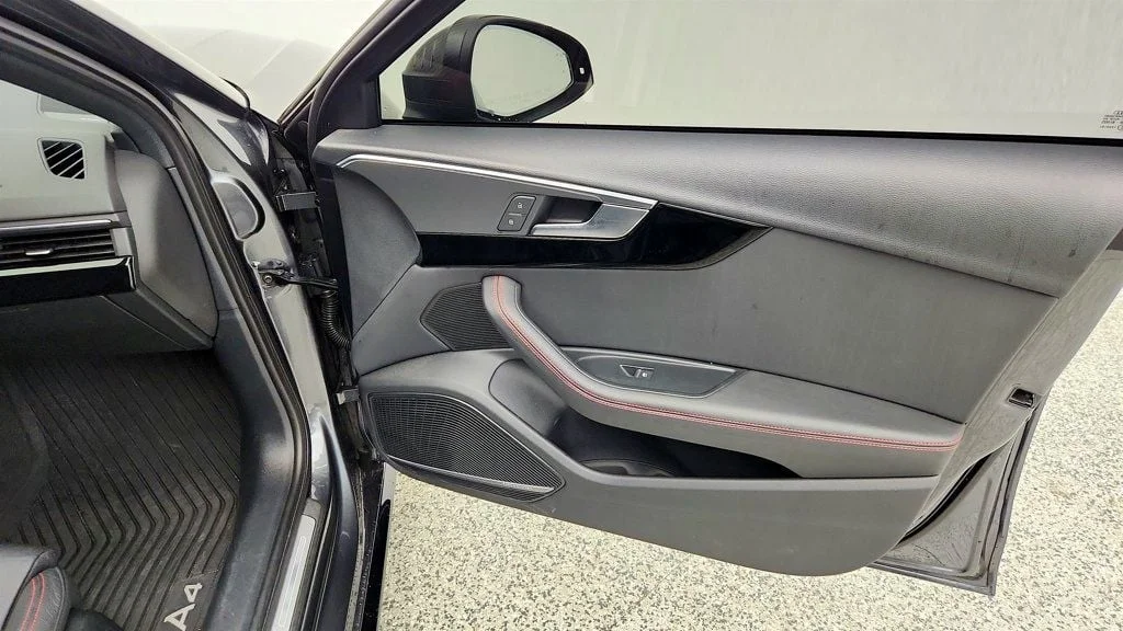 Used 2019 Daytona Gray Pearl Effect Audi Premium Plus 45 TFSI quattro w/ Black Optic Plus Pkg & B&O Sound image 27