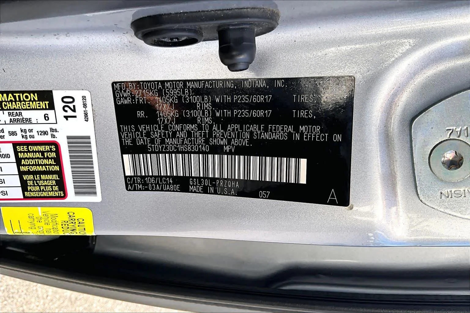 Used 2017 Silver Sky Metallic Toyota XLE Auto Access Seat image 35
