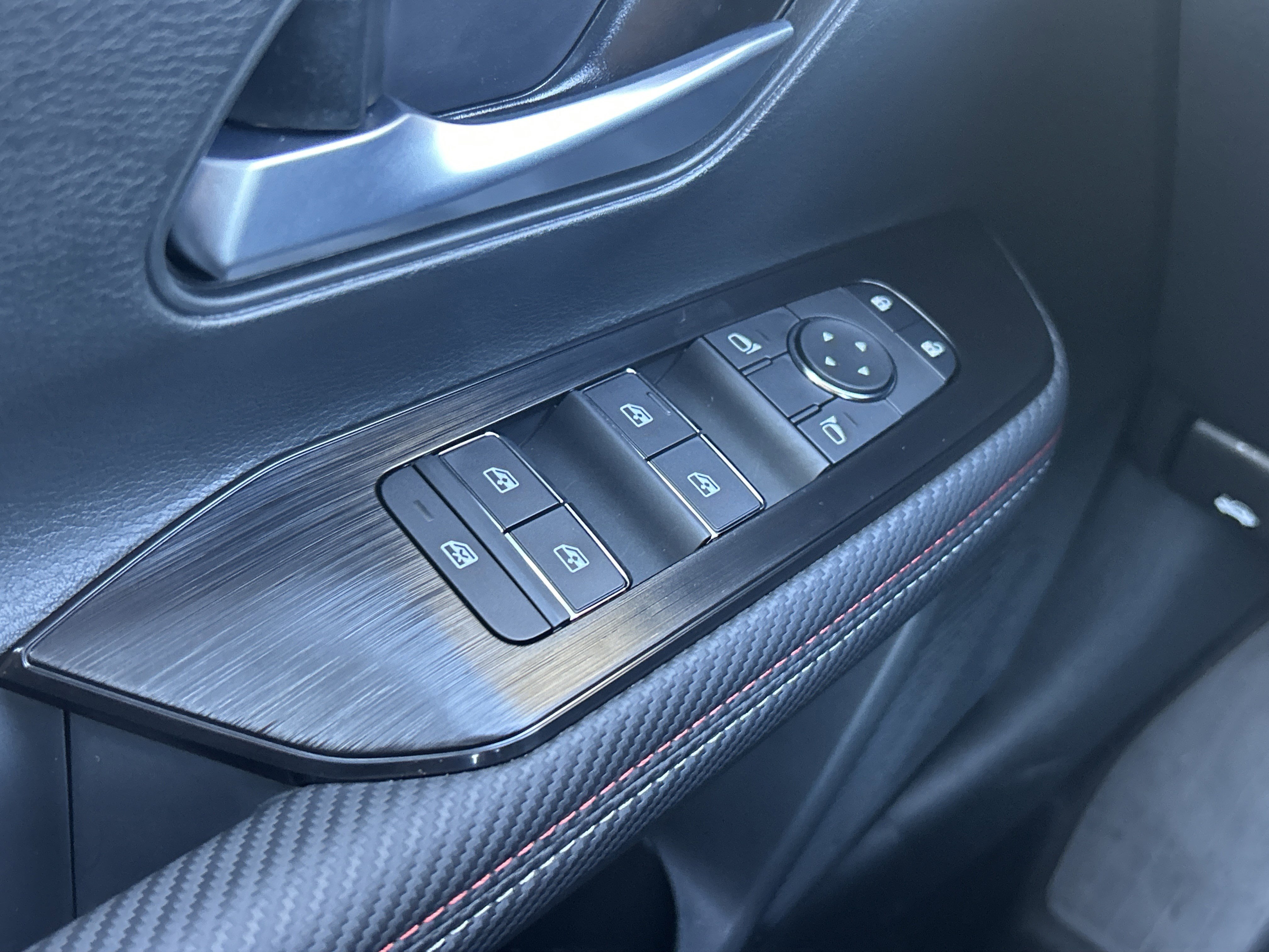 2026 Nissan KICKS SR - Photo 16
