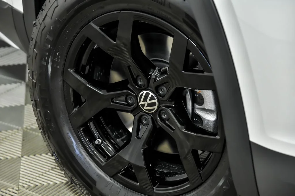 New 2026 White/off-white Volkswagen 2.0T Peak Edition image 3
