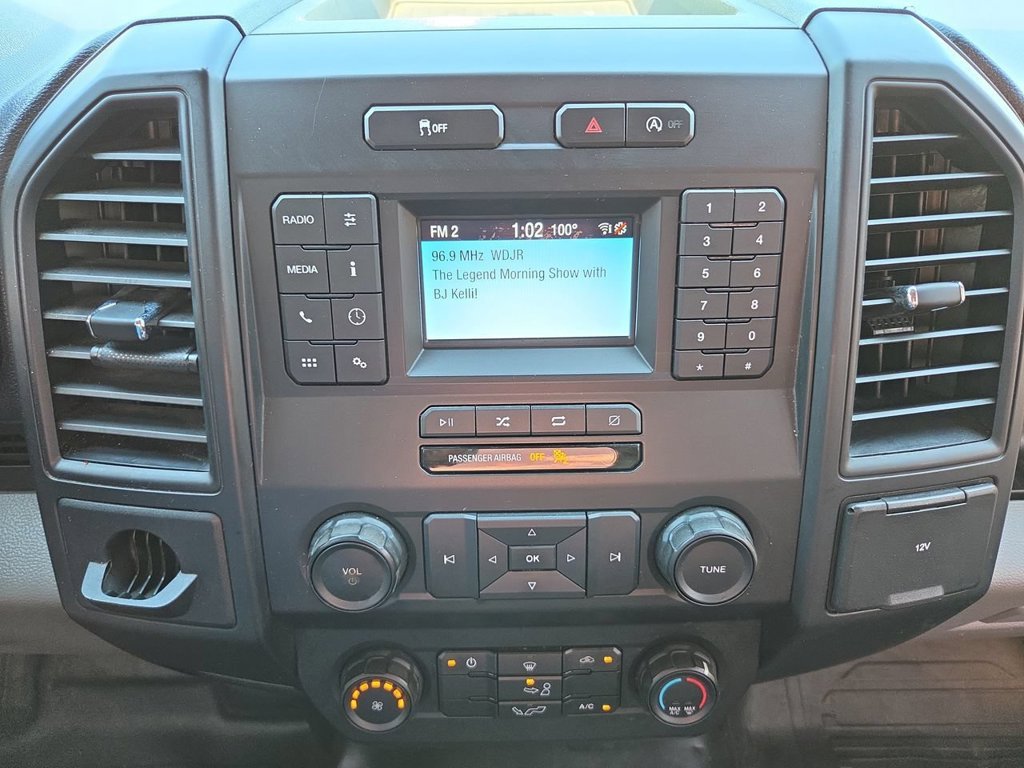 Used 2020  Ford XL image 11