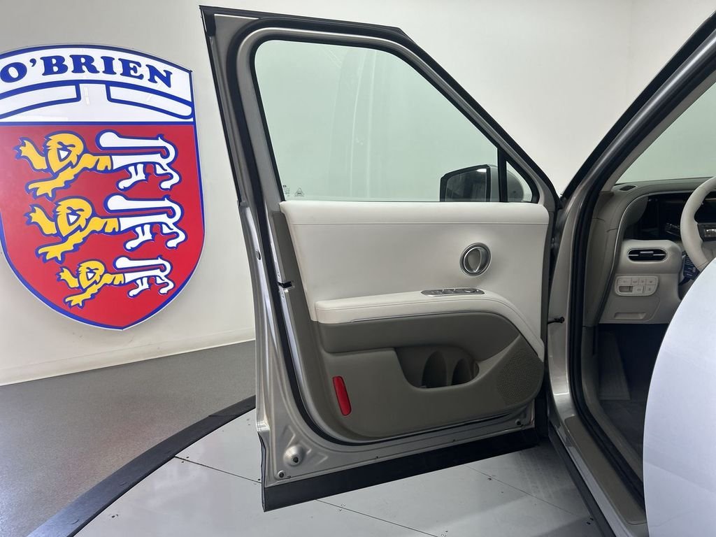 New 2026 Silver Metallic Hyundai SEL 8P image 14