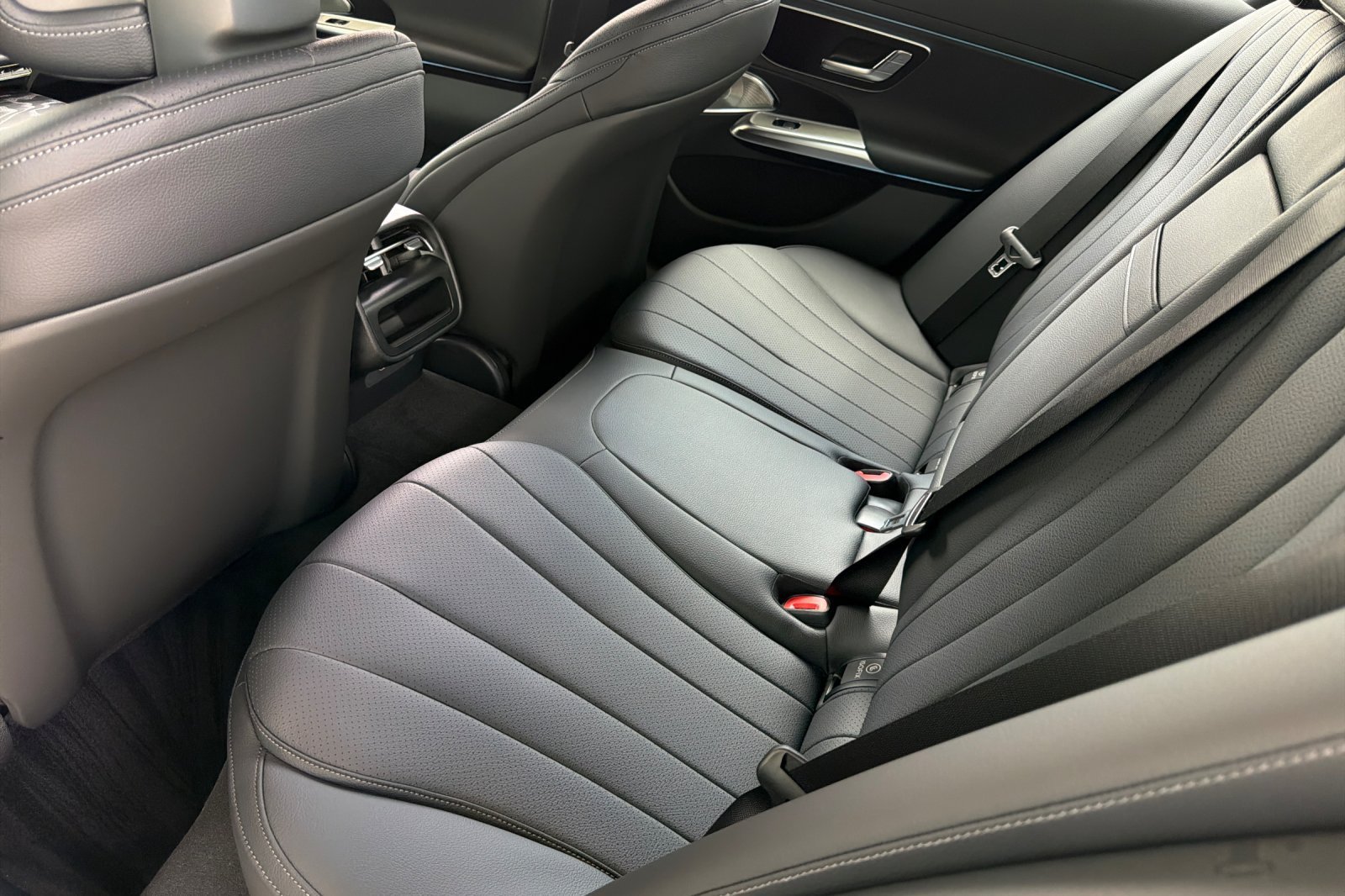New 2027 Cirrus Silver Metallic Mercedes-Benz E 350 image 12