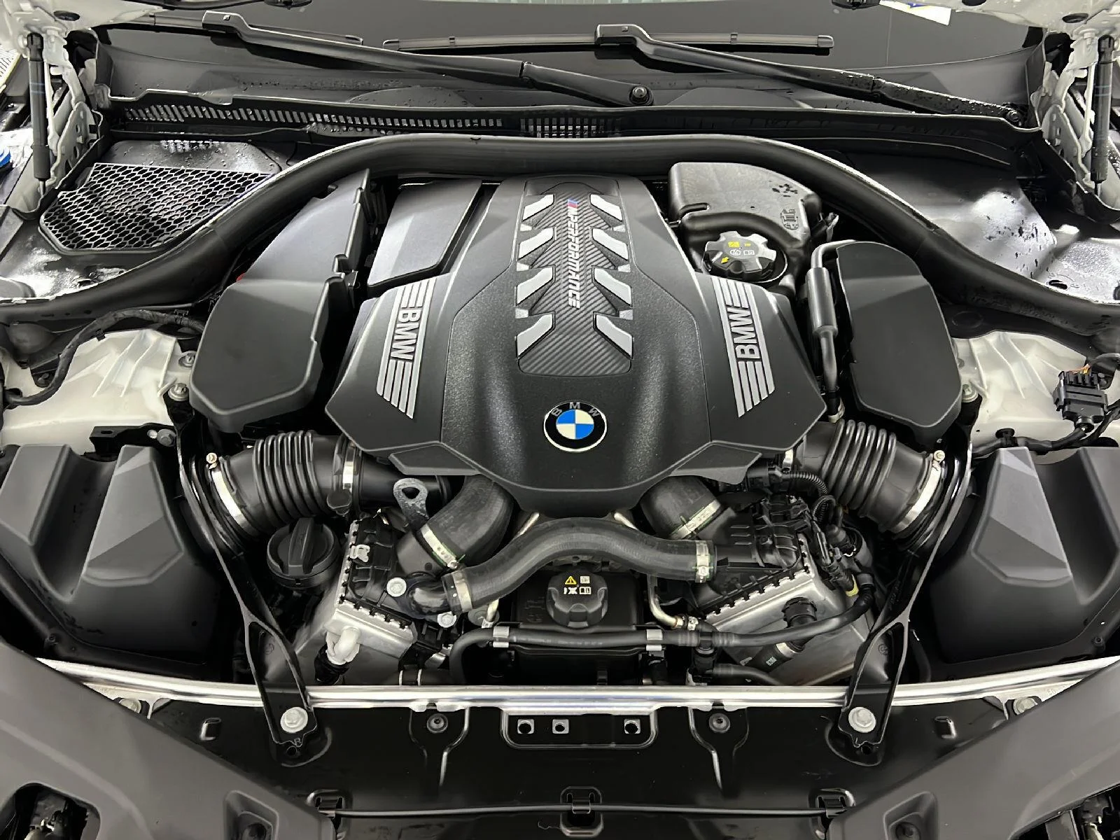 Used 2025 Alpine White BMW M850i xDrive image 24