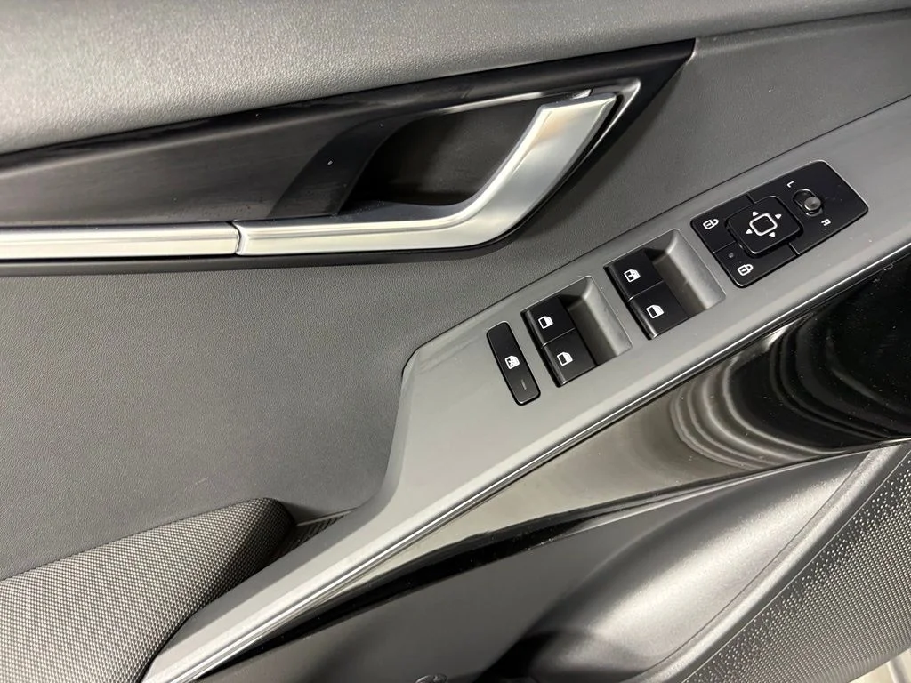 New 2026 Steel Gray Kia WIND image 20