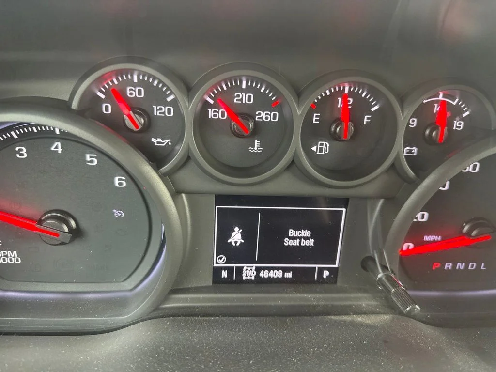 Used 2022 Red Chevrolet Custom image 13