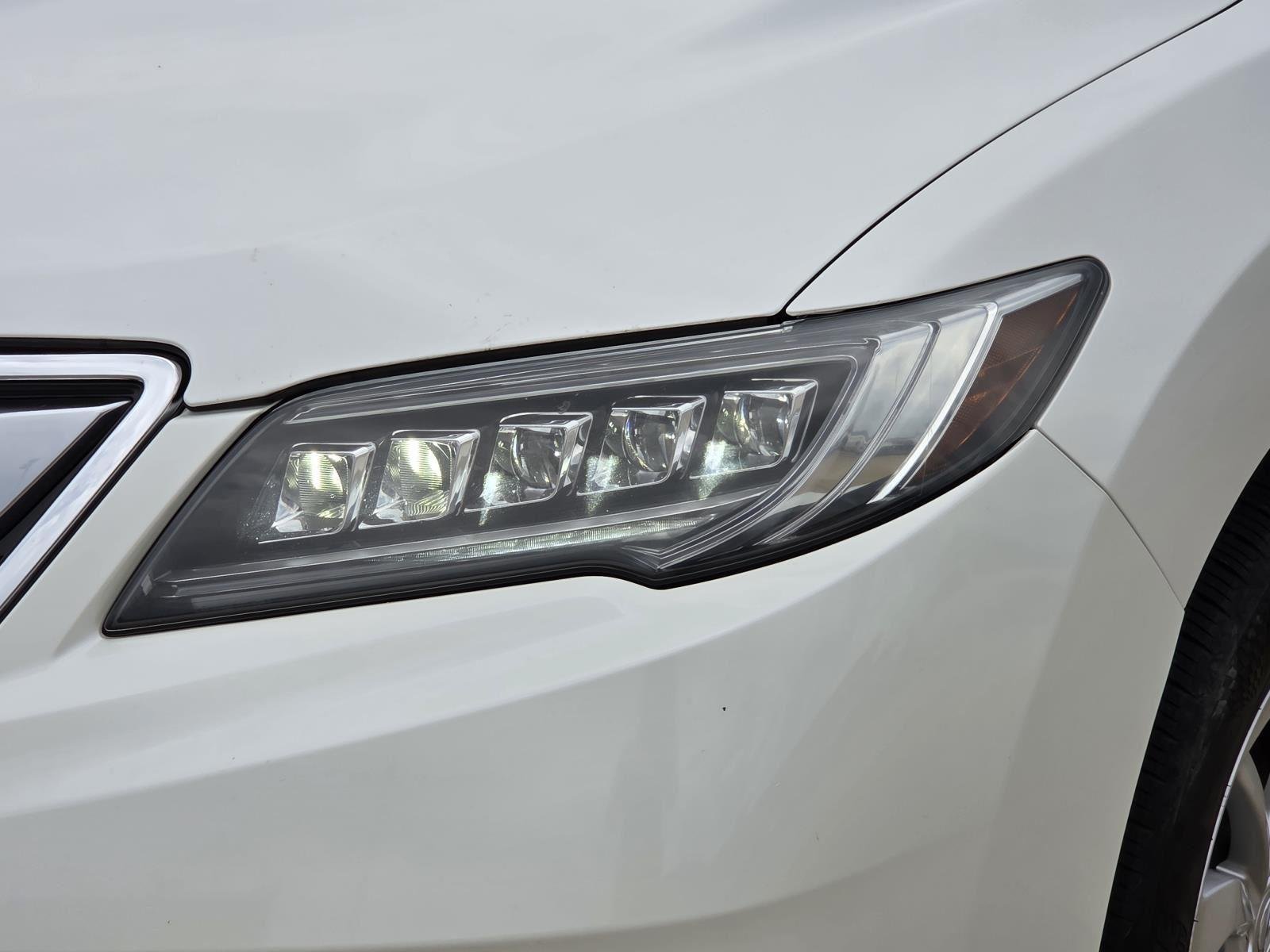 Used 2016 White Diamond Pearl Acura BASE image 8
