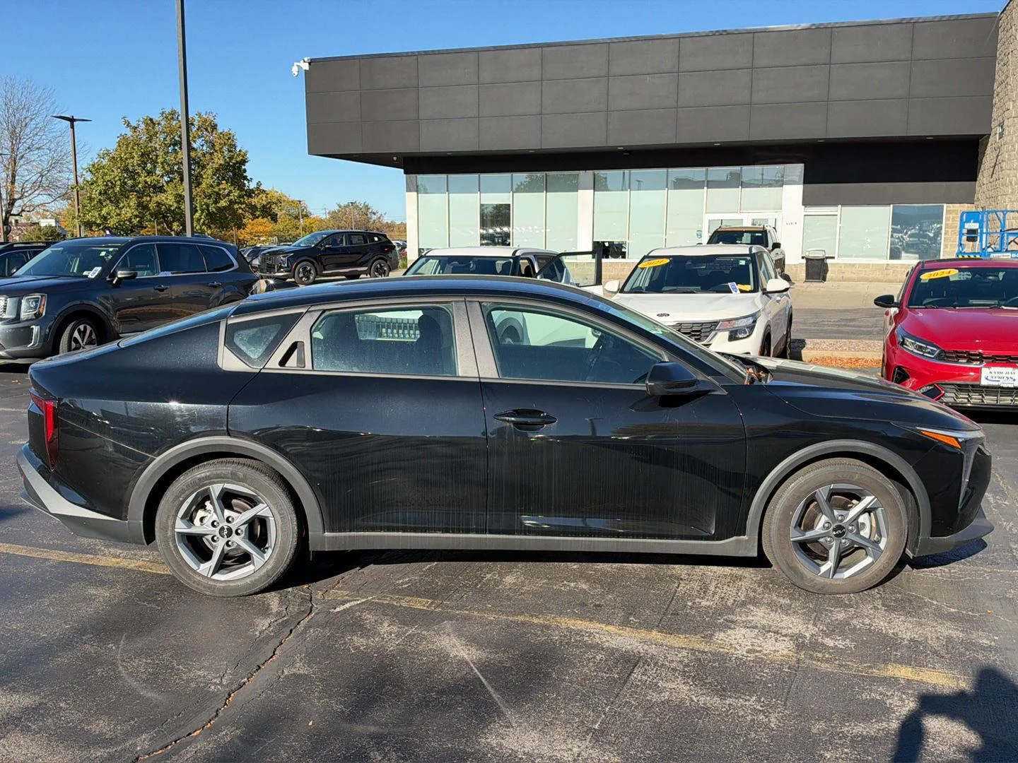 Used 2025 Aurora Black Pearl Kia LXS image 10