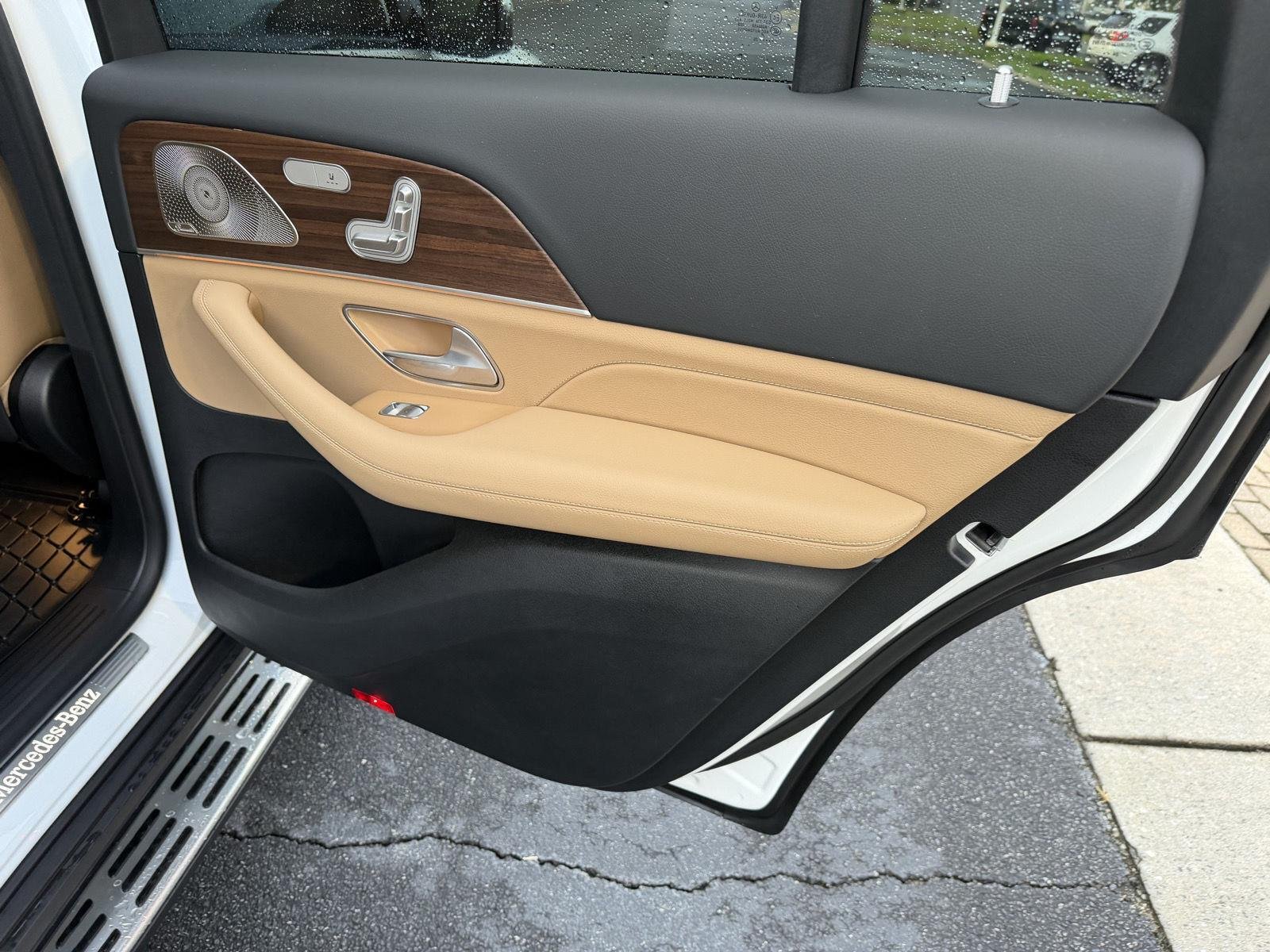 Used 2025 Polar White Mercedes-Benz GLS 450 image 14