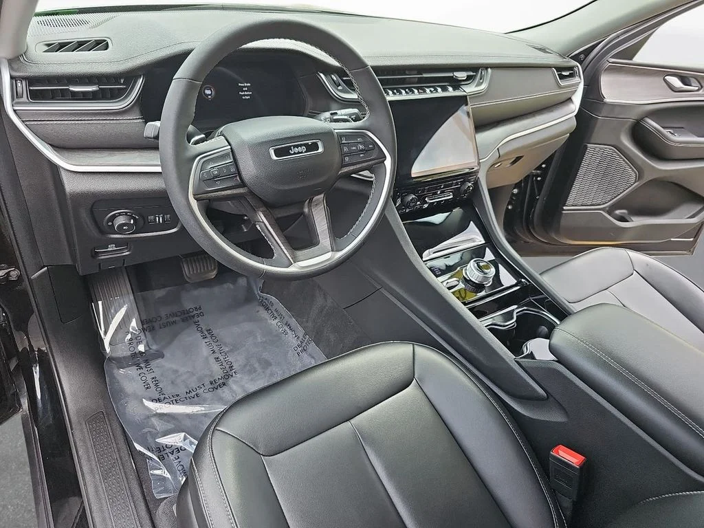 Used 2023 Black Jeep Limited image 17