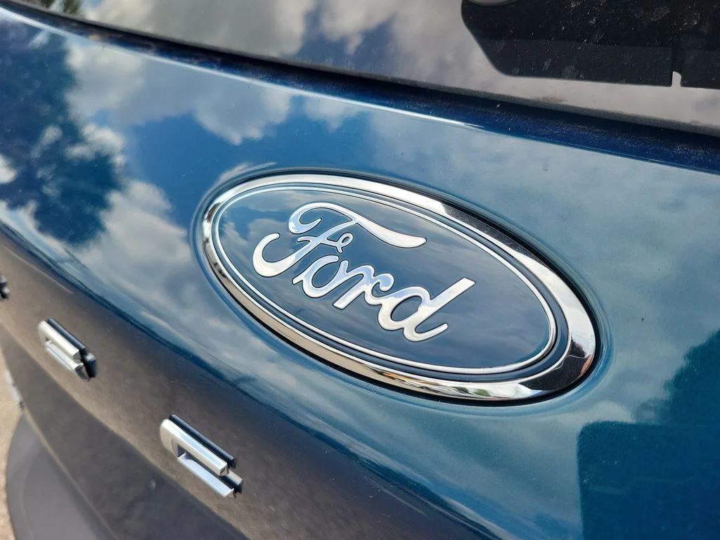 Used 2020 Green Ford SE Sport Hybrid image 9