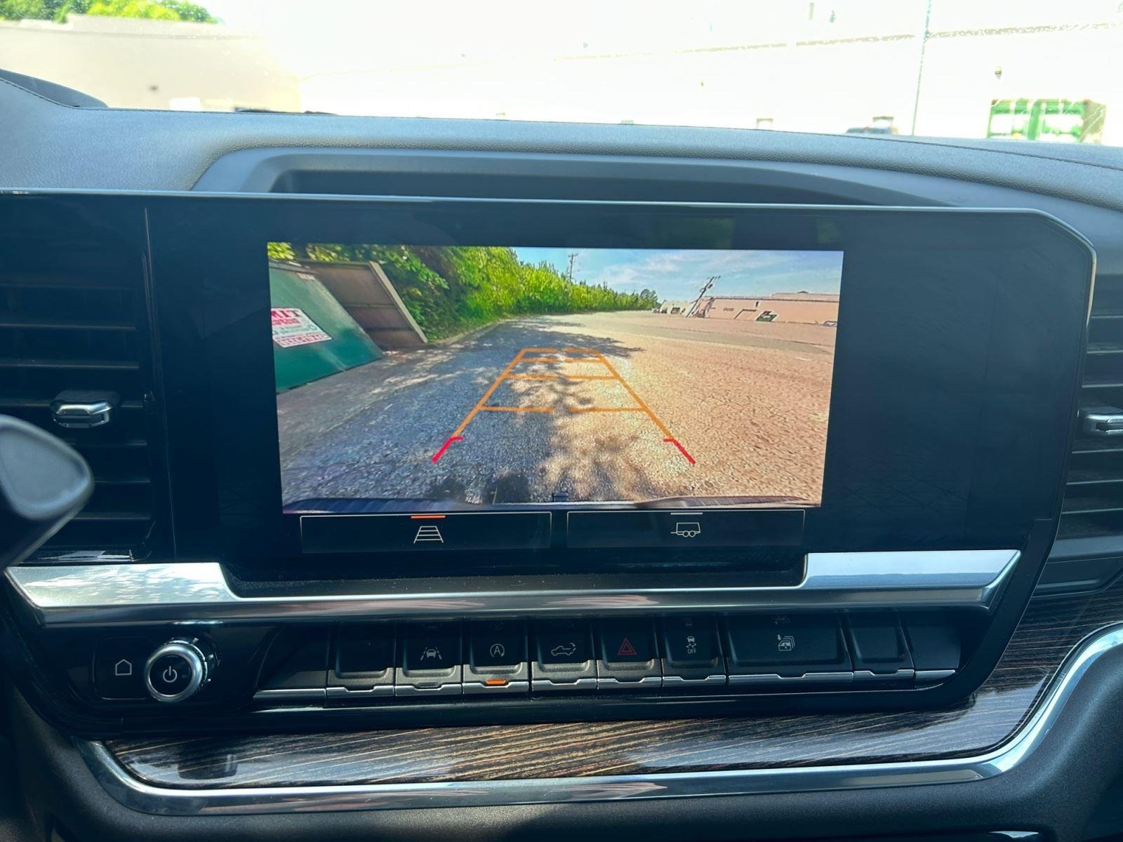 Used 2024 Summit White GMC SLE image 19