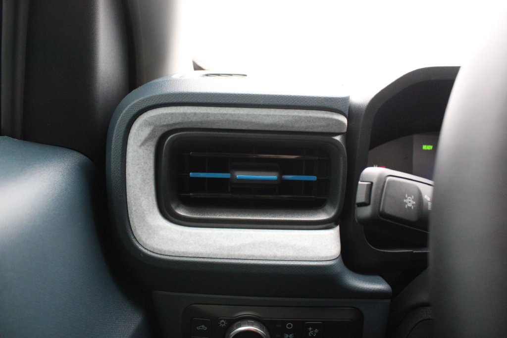 New 2026 Carbonized Gray Metallic Ford XLT image 8