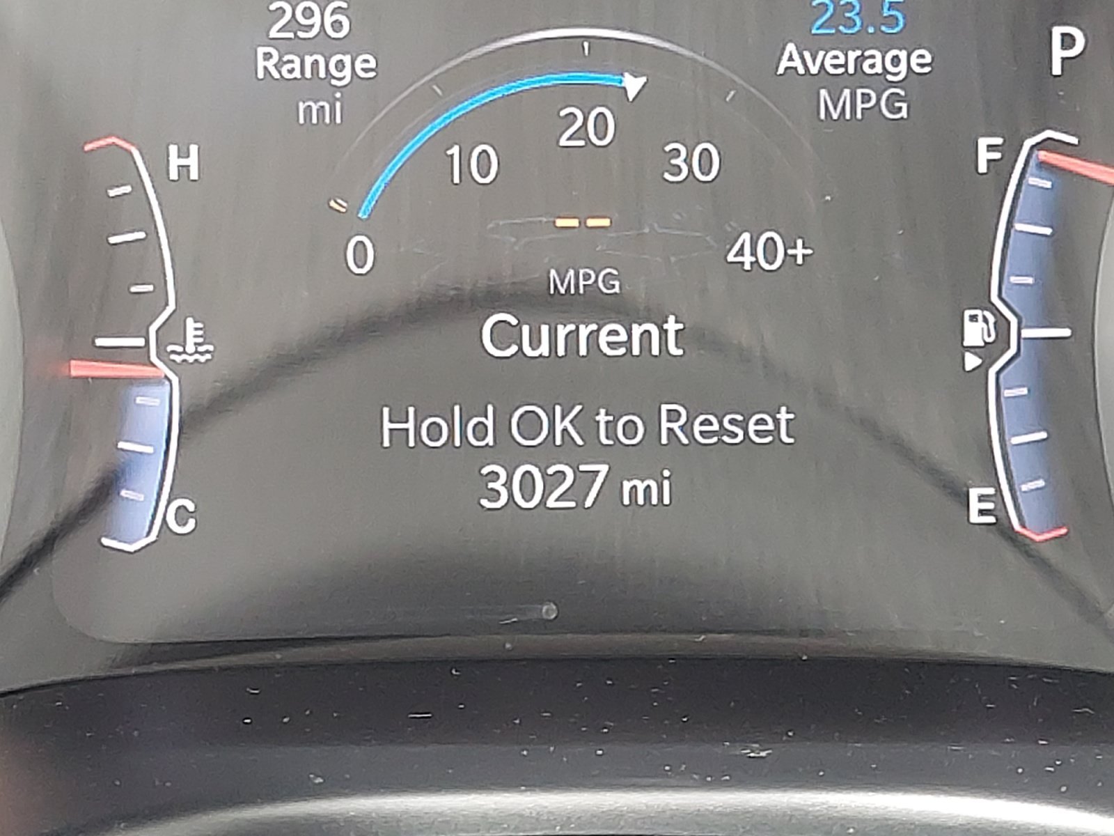 New 2026 Hydro Blue Pearlcoat Jeep Latitude Altitude image 2