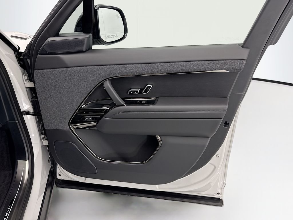 New 2026 Borasco Grey Land Rover Dynamic SE image 25