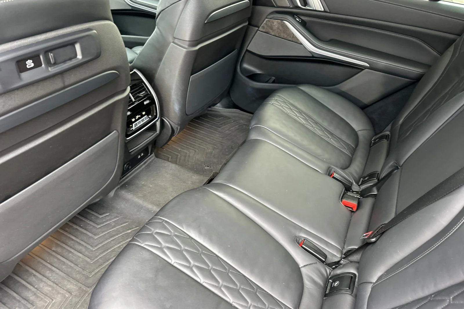 Used 2020 Blue BMW xDrive40i image 12