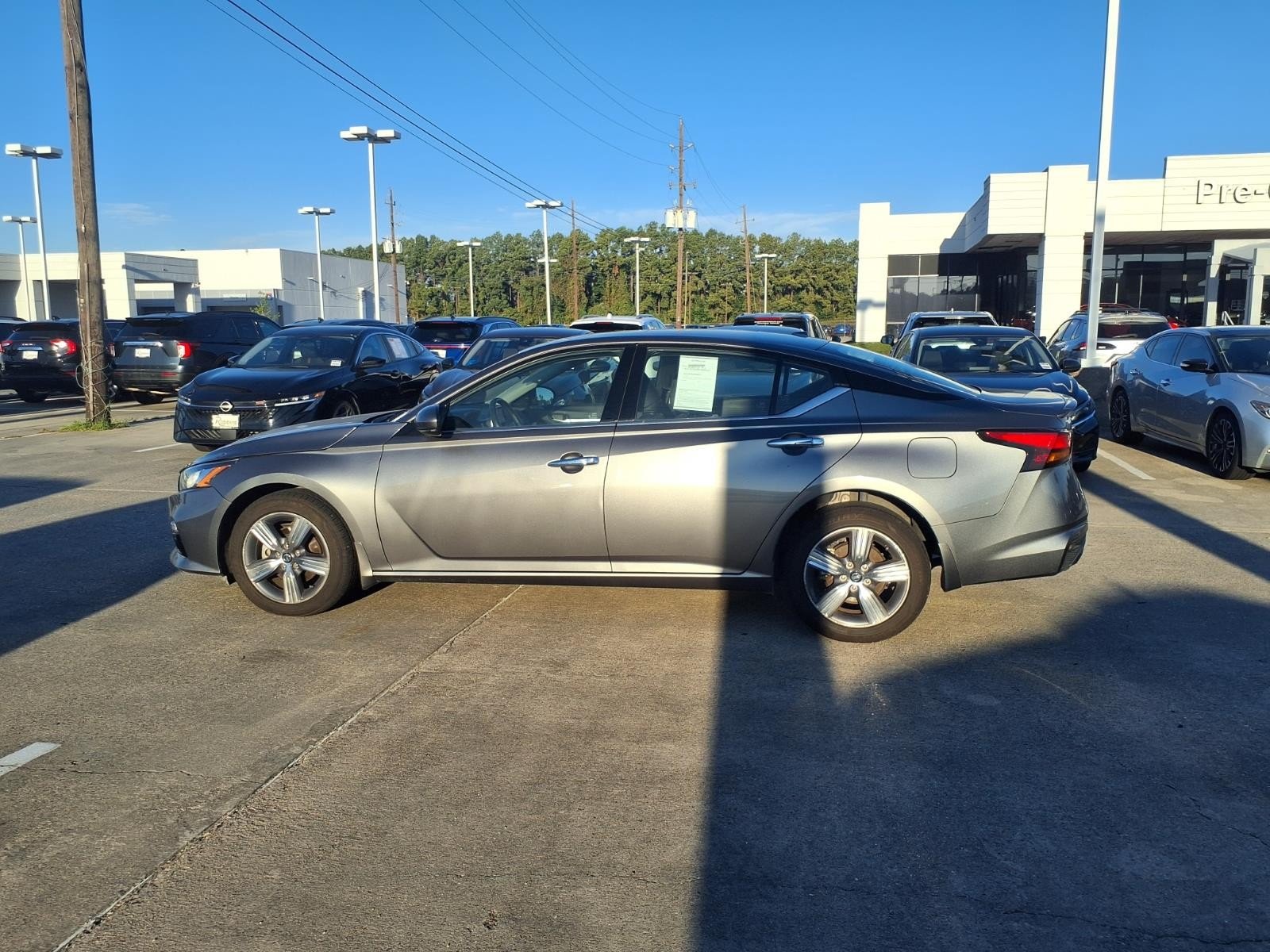 2022 Nissan Altima photo 6 of 26