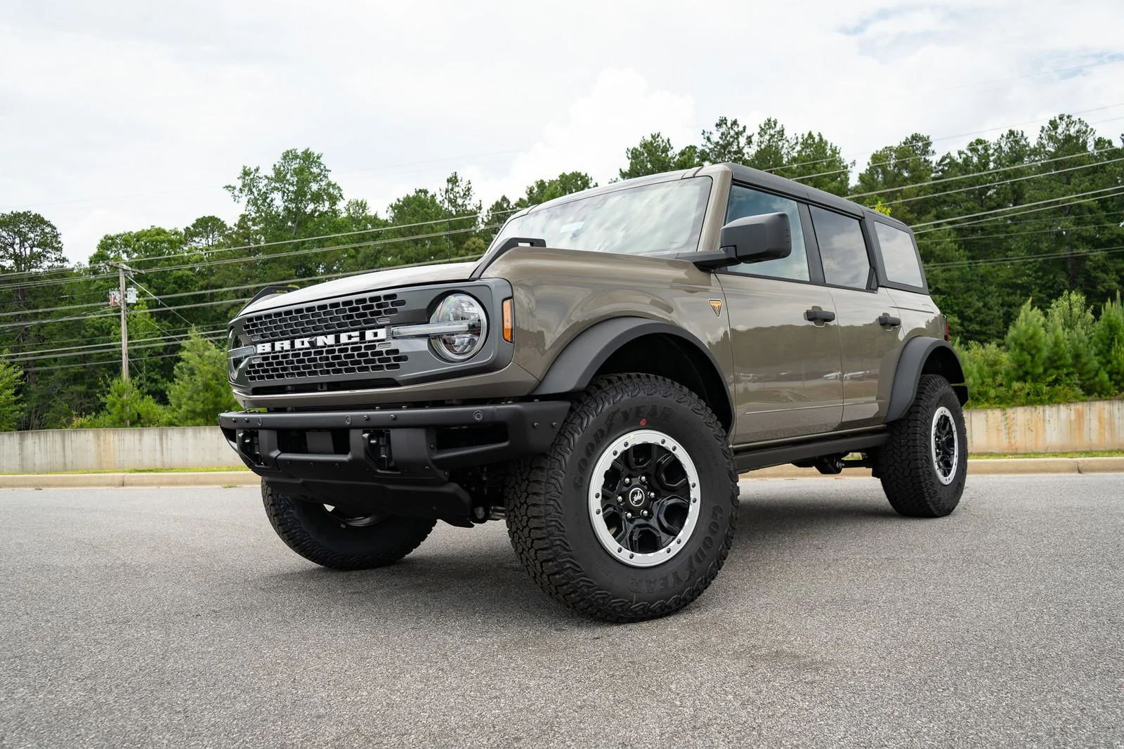 New 2026 Marsh Gray Ford Badlands® image 5