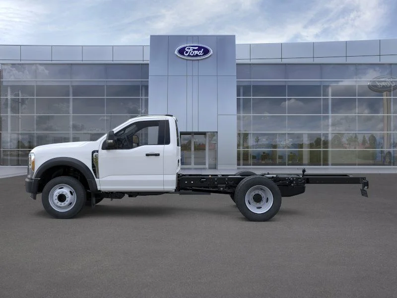 New 2026 Oxford White Ford F-550® XL image 4