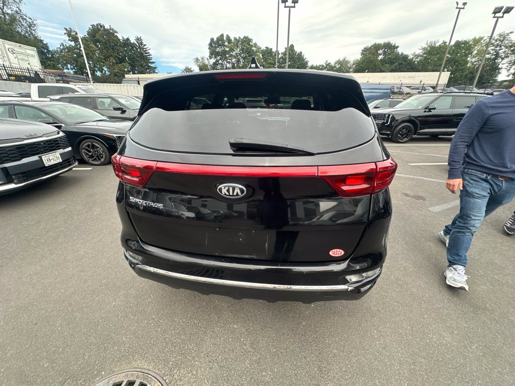 Certified Used 2022 Red Kia LX image 5