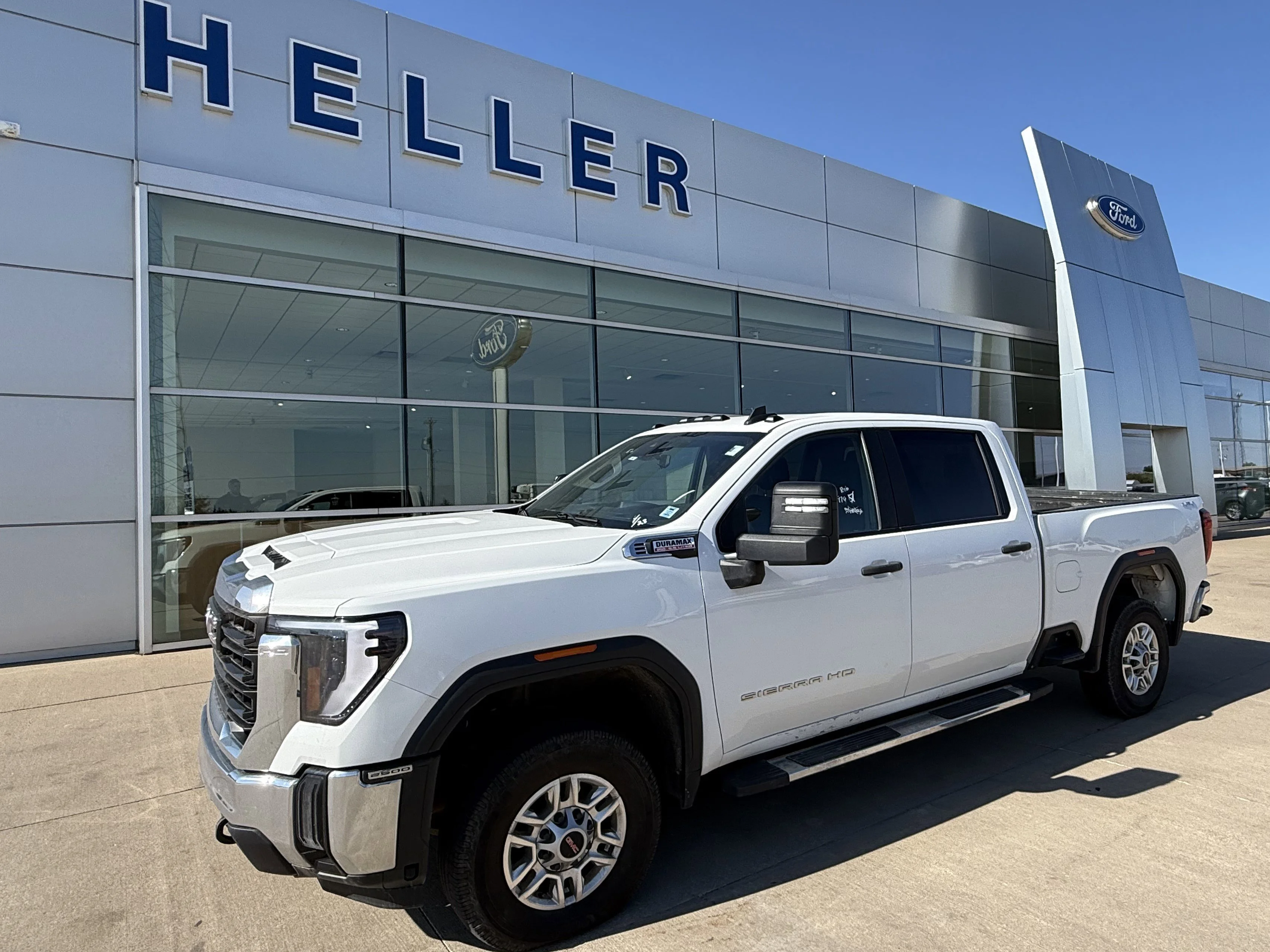 Used 2024 Summit White GMC Pro image 3