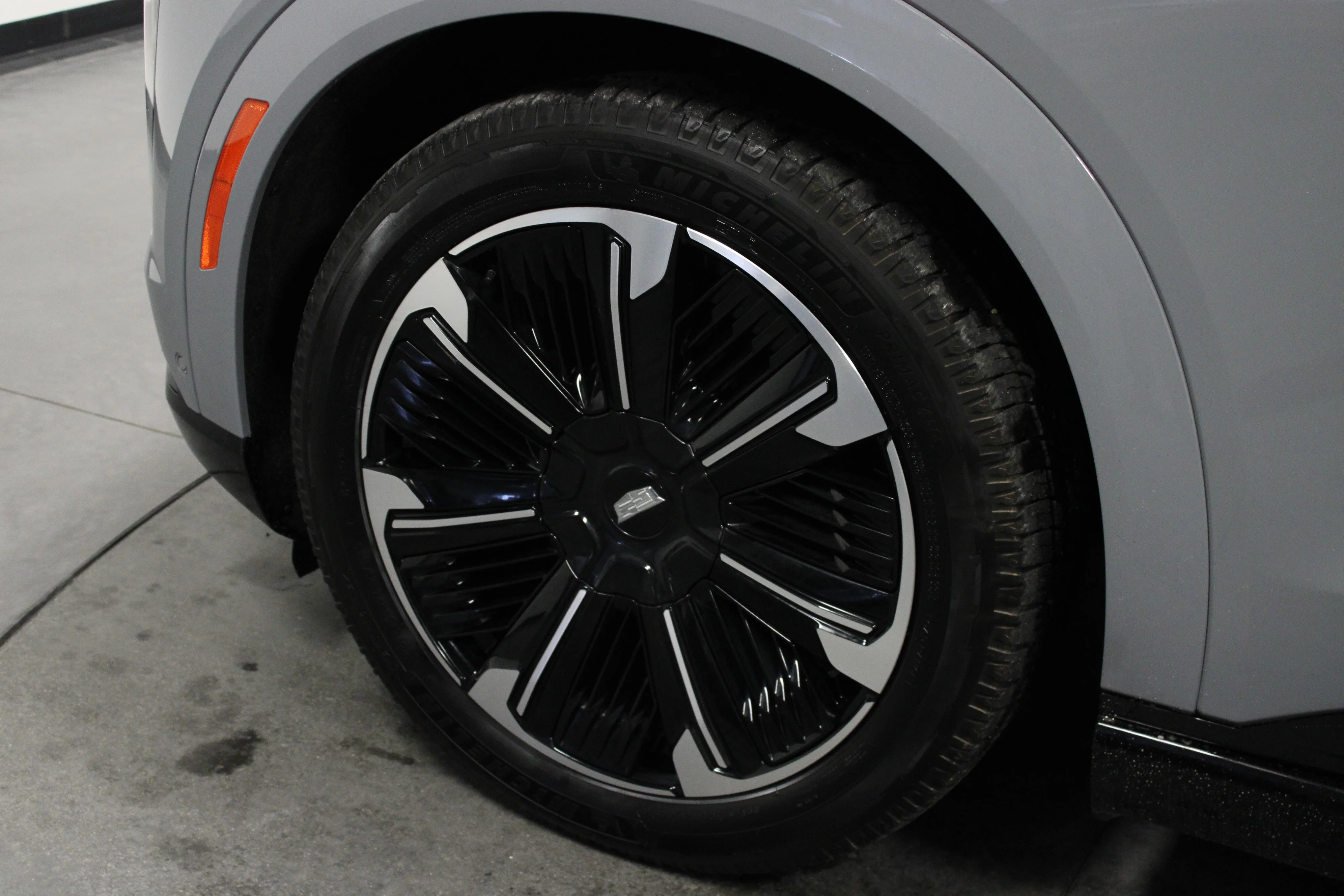 Used 2026 Luna Metallic Cadillac Sport image 10