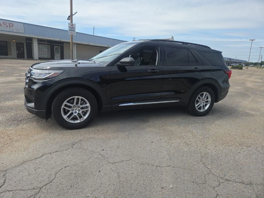 Used 2025 Black Ford Active image 3