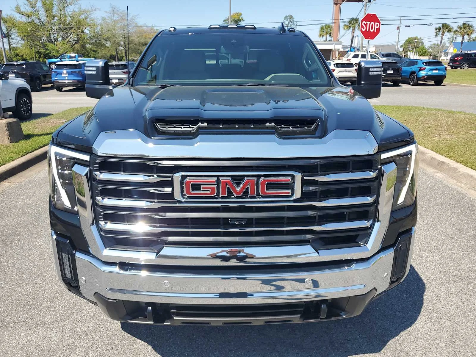 New 2026 Onyx Black GMC SLT image 9