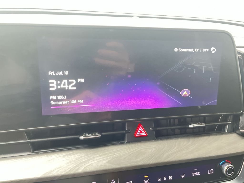 Used 2025 Green Kia X-Line image 16