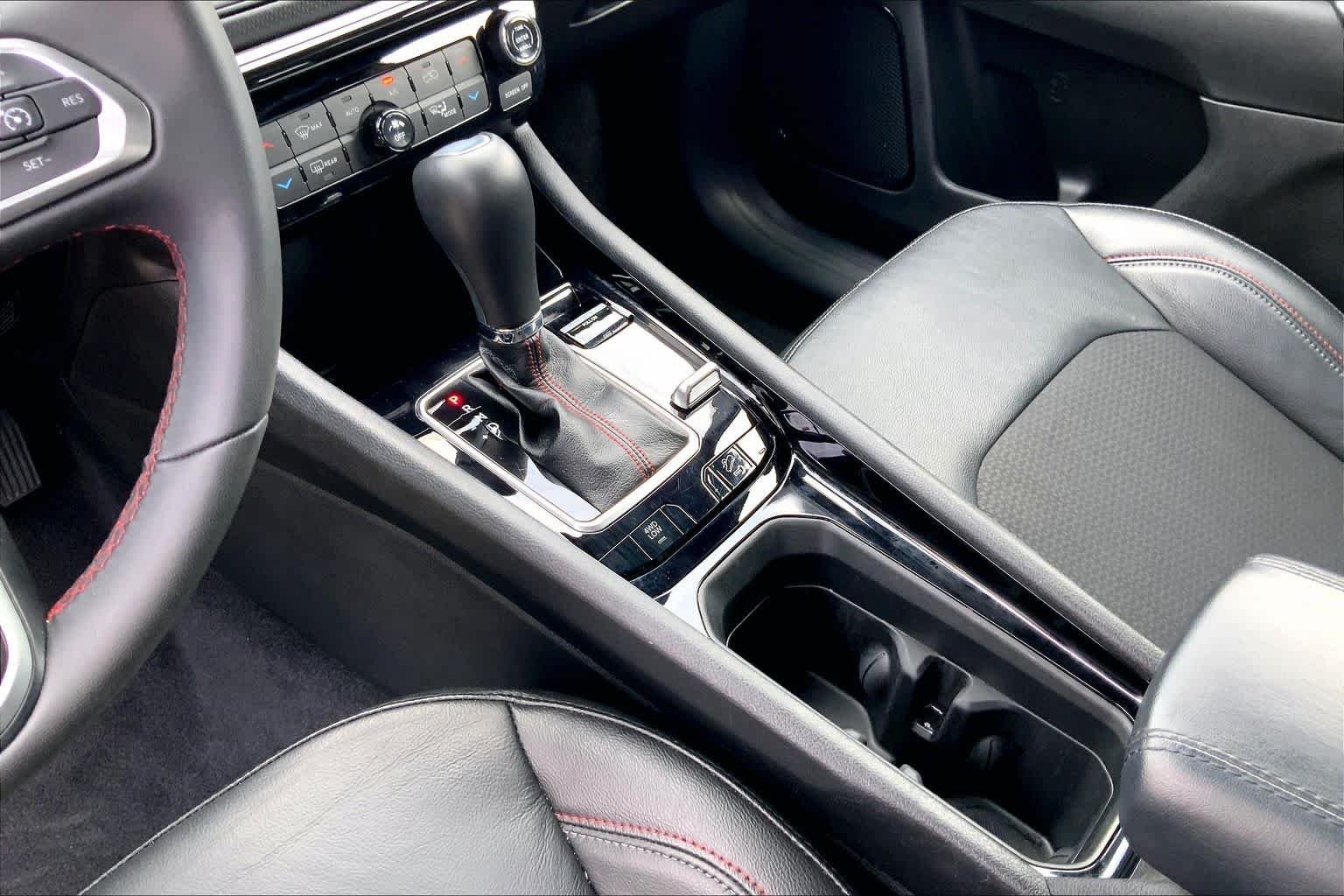 Used 2025 Bright White Clearcoat Jeep Trailhawk image 16