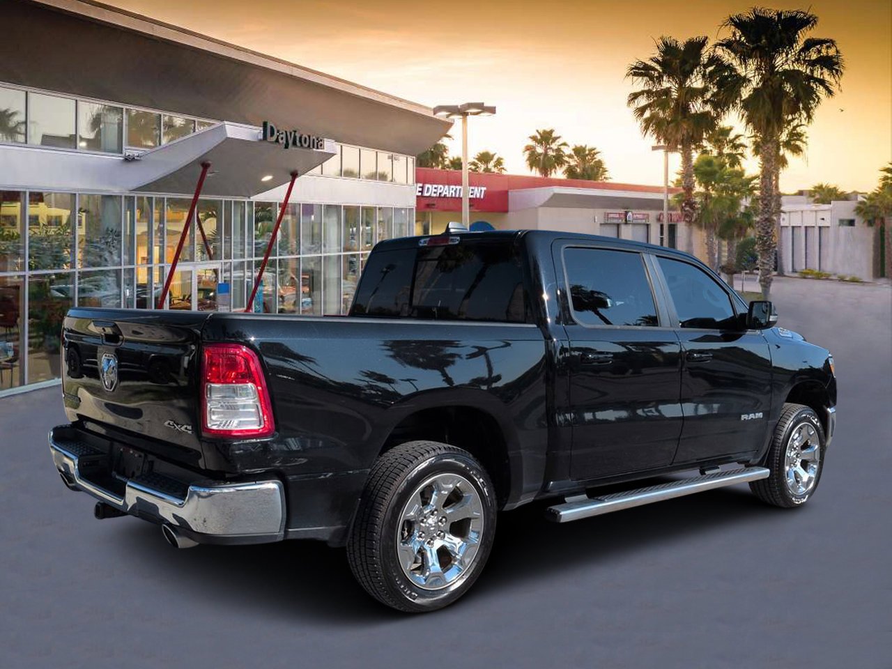 Used 2022 Diamond Black Ram Big Horn image 3