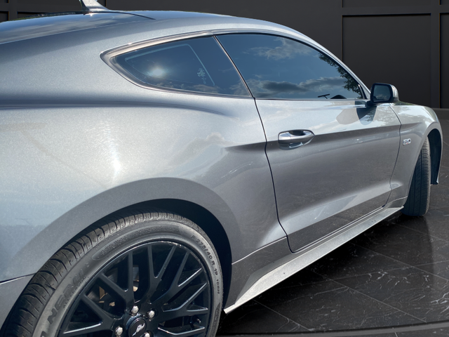 Used 2022 Gray Metallic Ford GT Premium image 7