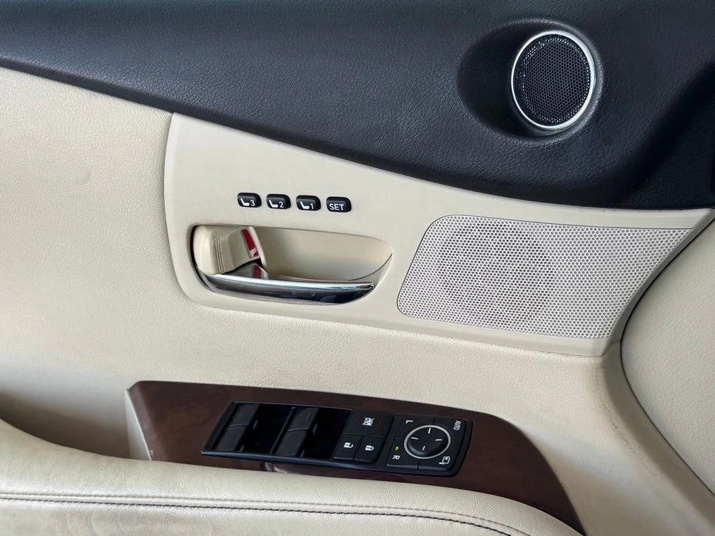 Used 2013 White Lexus 350 image 33