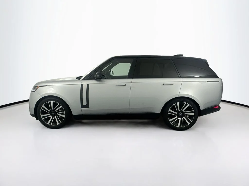 Used 2023 Silver Land Rover SE image 8