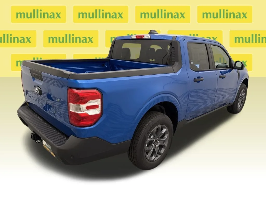 New 2025 Blue Ford XLT image 3