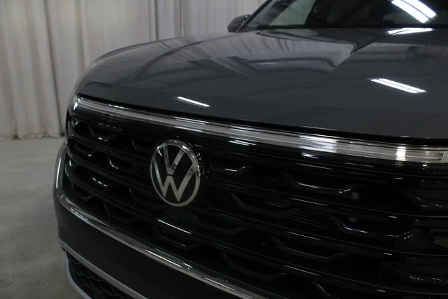 New 2026 Gray Volkswagen 2.0T SE w/Technology image 33