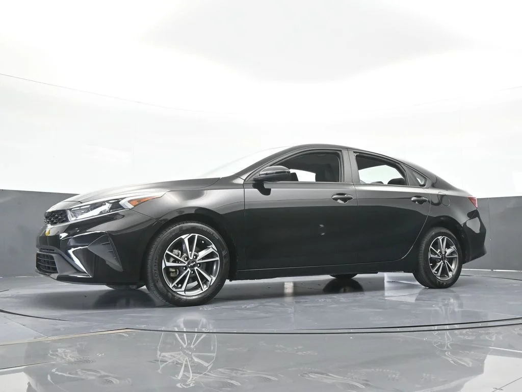 Used 2023 Aurora Black Pearl Kia LXS image 51