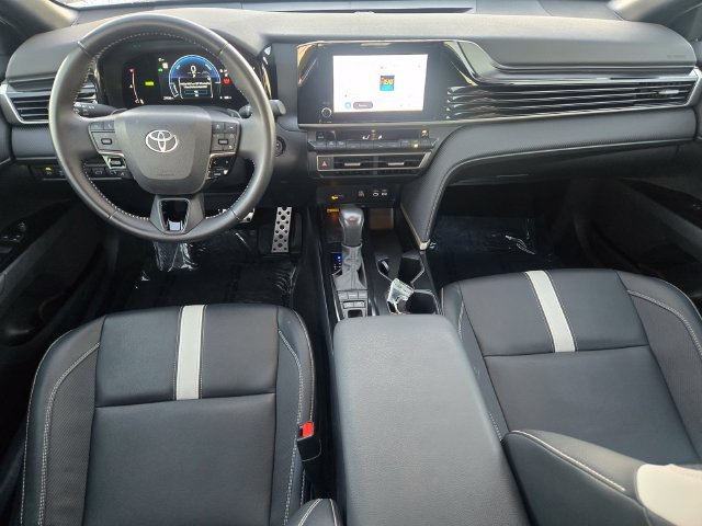 Used 2025 White Toyota SE image 9