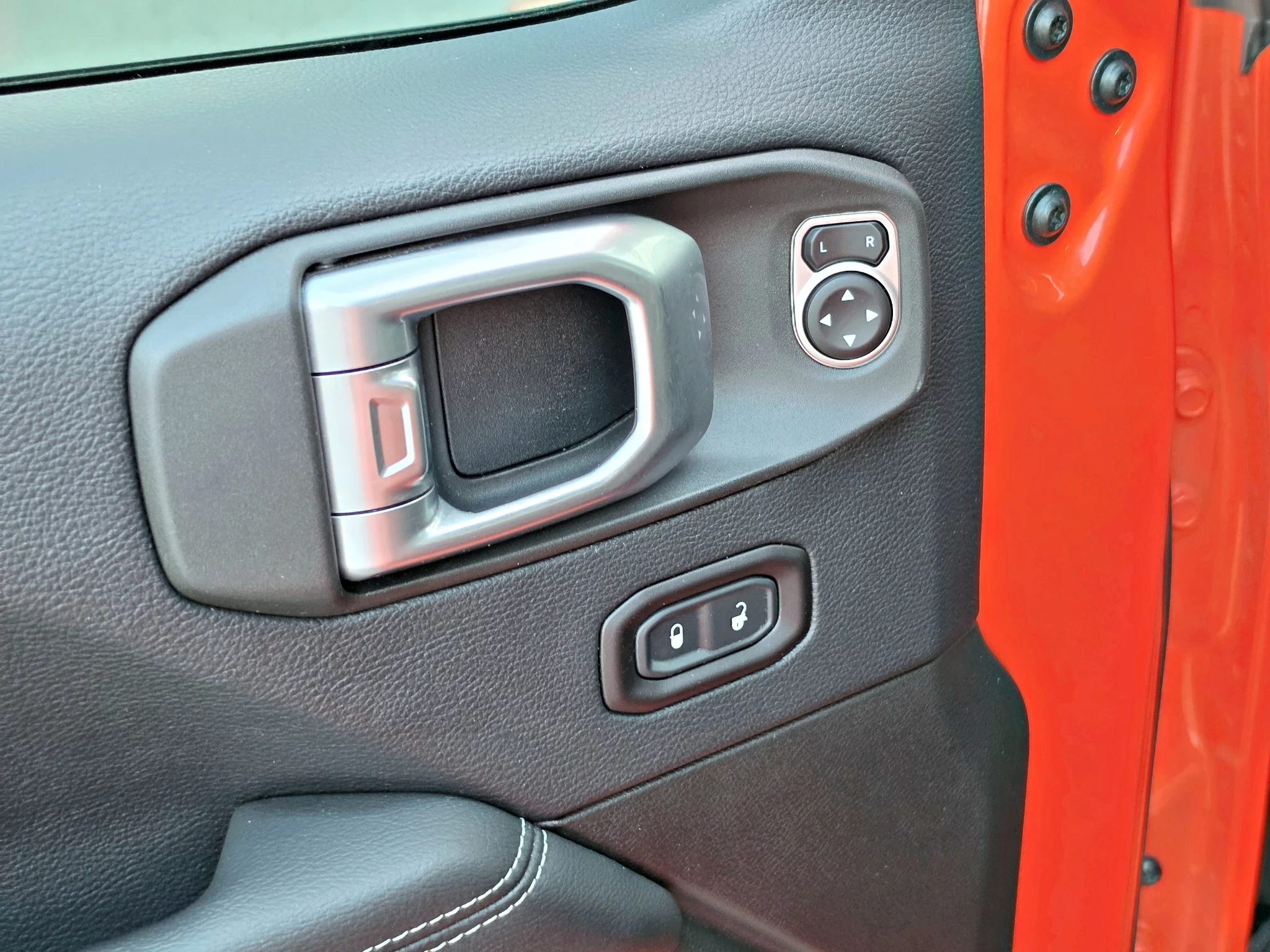 Used 2019 Punkn Metallic Clearcoat Jeep Sahara image 19