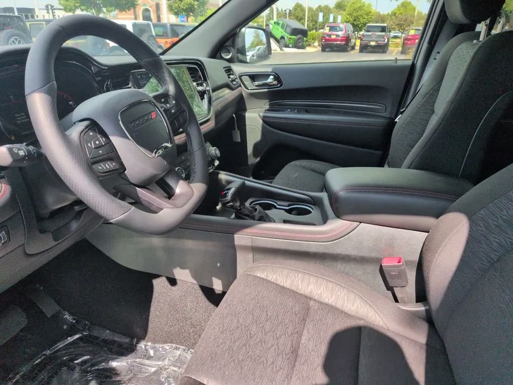 New 2026 Diamond Black Clear-Coat Exterior Paint Dodge GT image 18