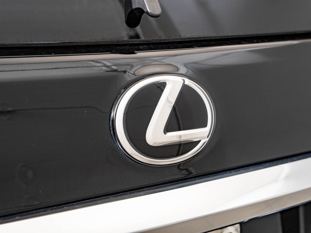 Used 2021 Onyx Black Lexus 460 Premium image 16