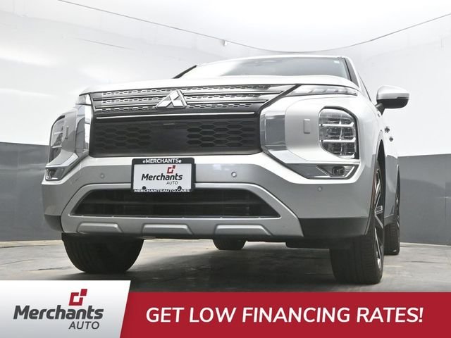 Used 2024 Silver Mitsubishi SE image 35