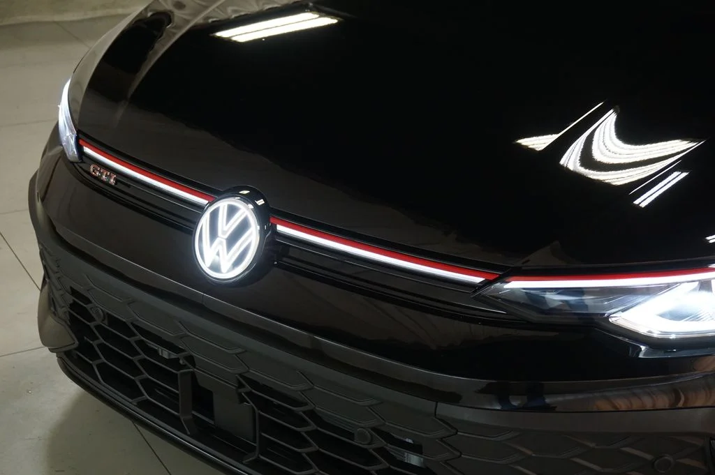 New 2026 Black Volkswagen 2.0T SE image 35