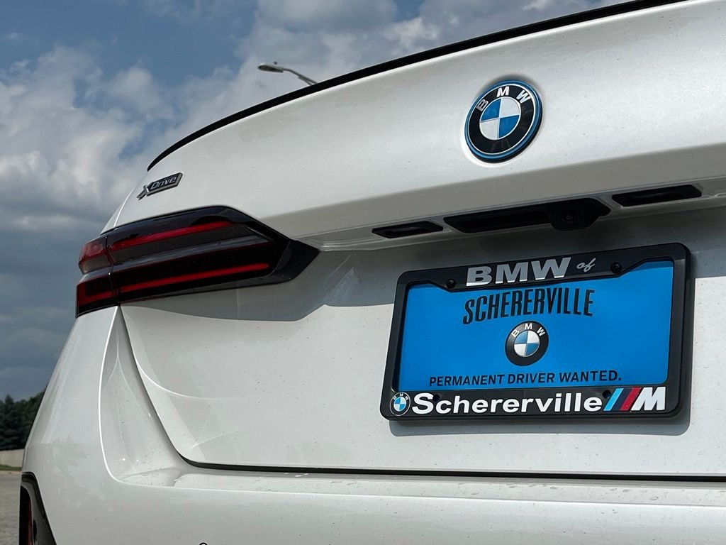 Used 2026 Mineral White Metallic BMW 550e xDrive image 14