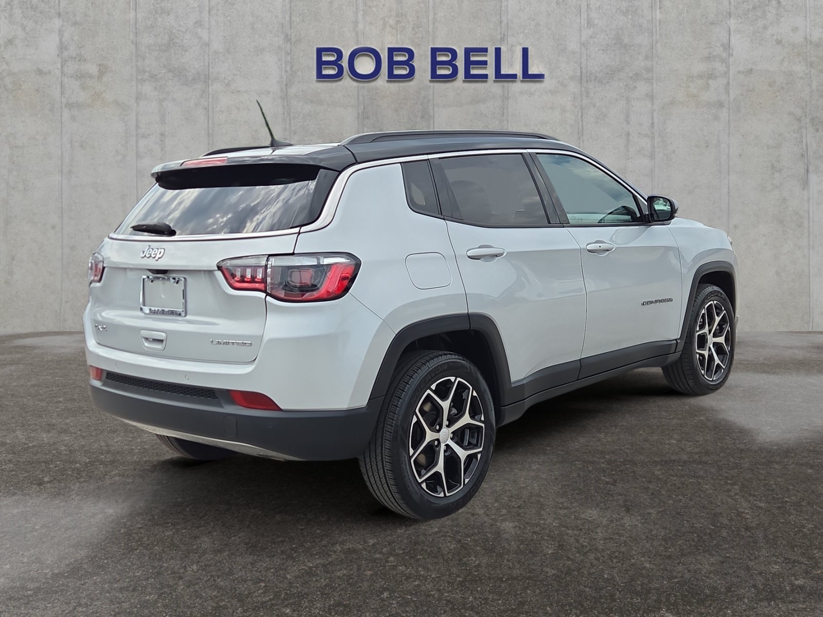 Used 2024 Silver Jeep Limited image 5