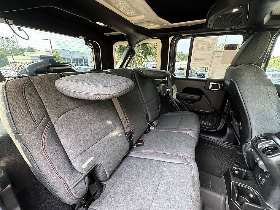 Used 2024 Anvil Clear Coat Jeep Rubicon image 24