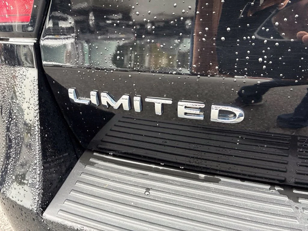 Used 2018 Shadow Black Ford Limited image 40