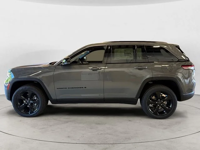 New 2027 Gray Jeep Limited image 2